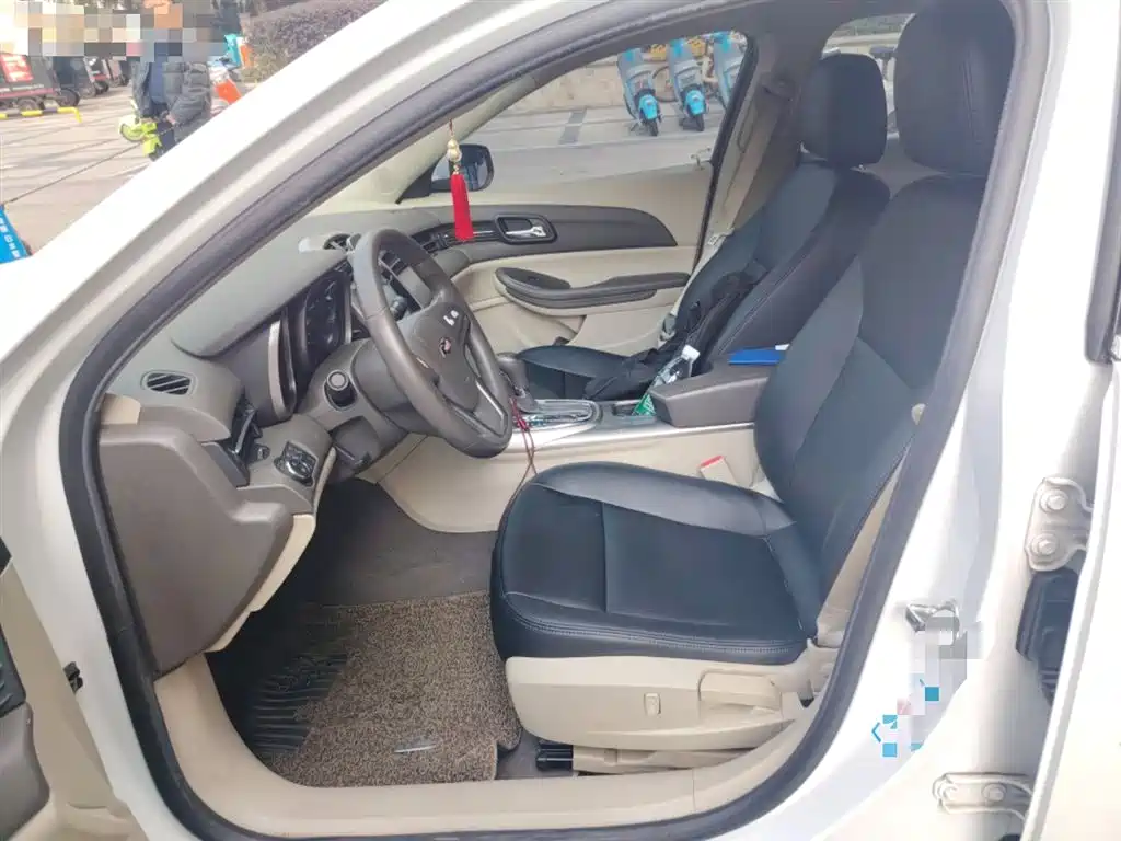 Chevrolet Malibu 2014 2.0L Automatic Comfort фото 8