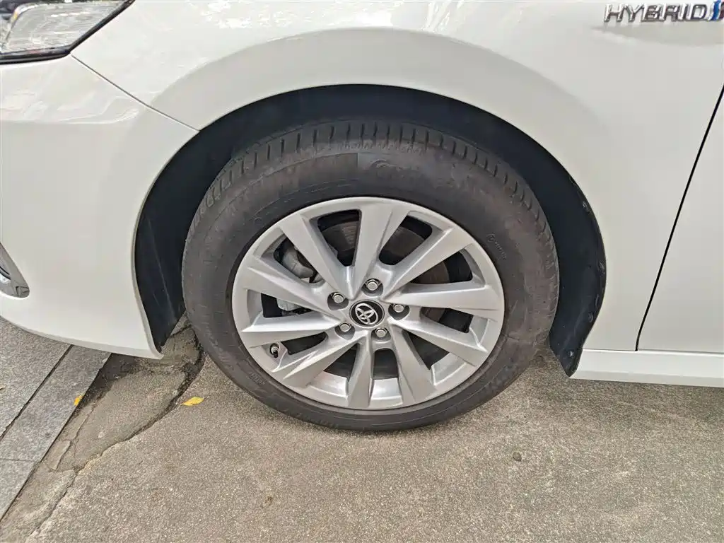Toyota Camry 2023 Hybrid 2.5HGVP Leading Edition фото 23