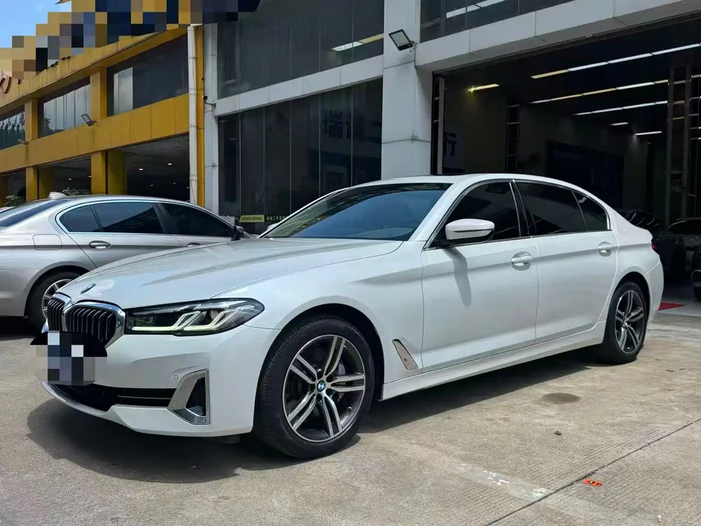 BMW 5-SERIES