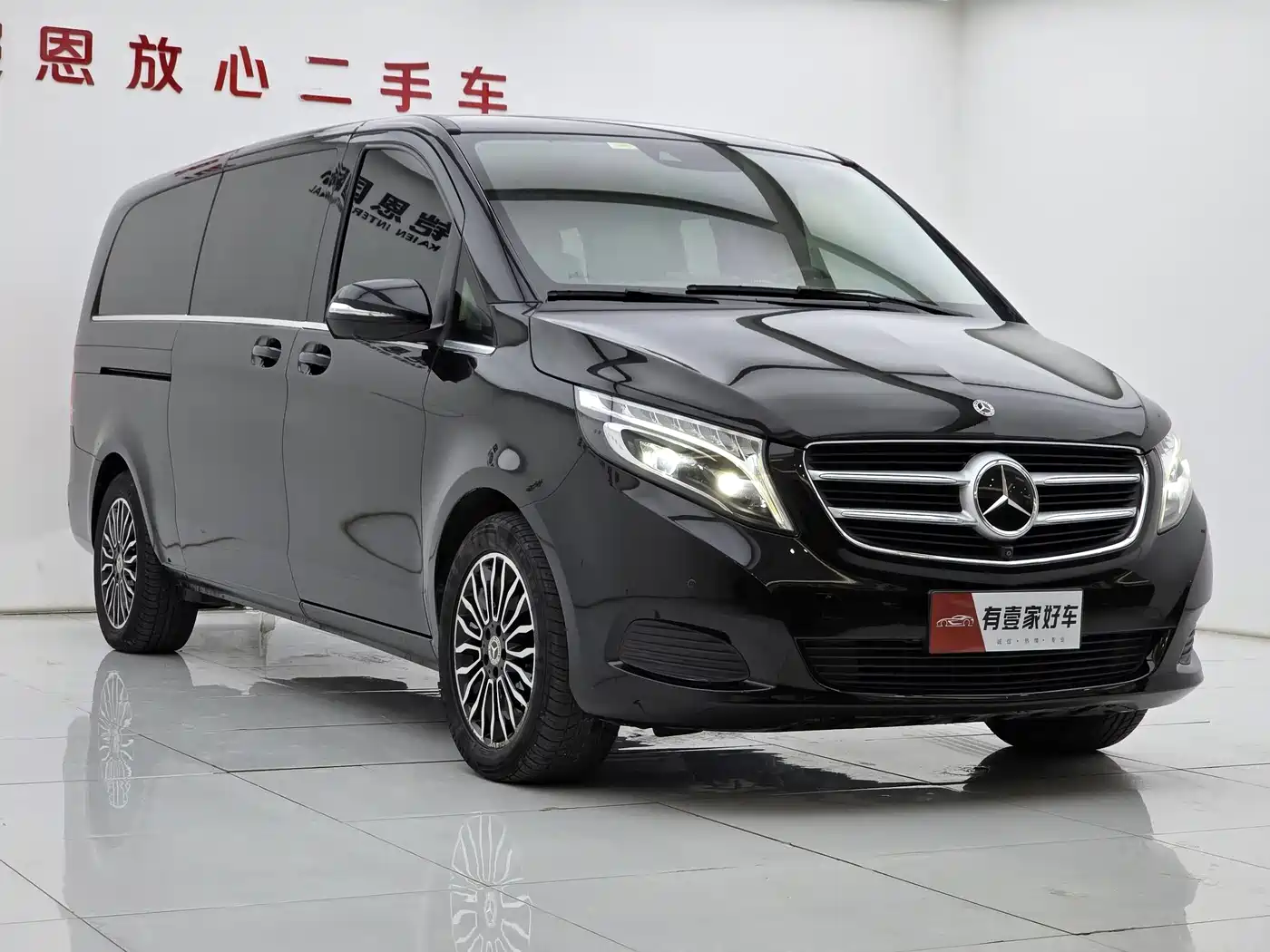 Mercedes-Benz V-Class 2018 V 260 L Premium Long Wheelbase Edition China VI фото 3