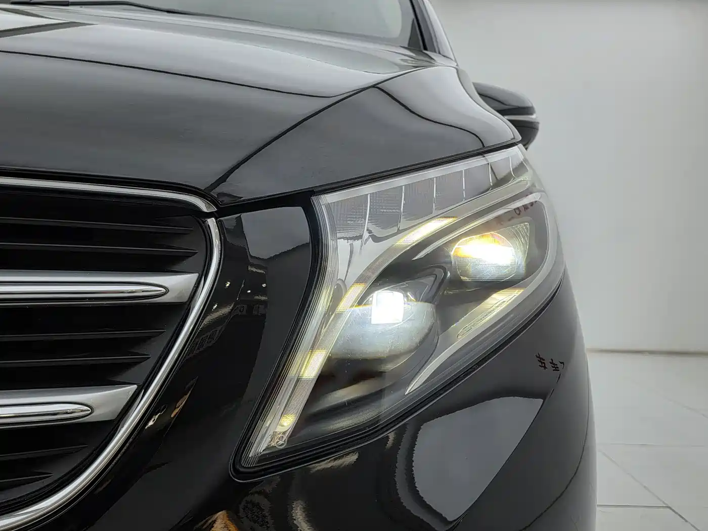 Mercedes-Benz V-Class 2018 V 260 L Premium Long Wheelbase Edition China VI фото 7