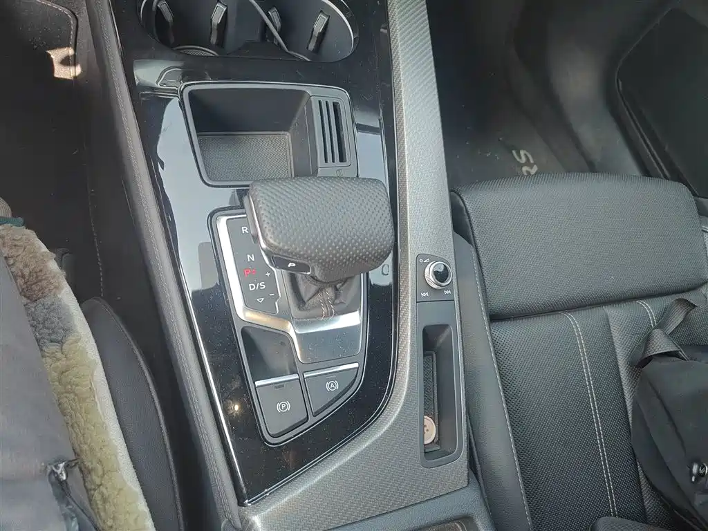 Audi A4L 2024 40 TFSI quattro RS Kit Speed Edition фото 14