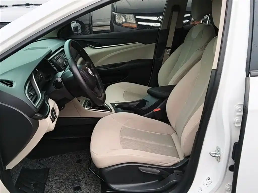 Buick Excelle 2018 15T DCT Progressive (China V) фото 11