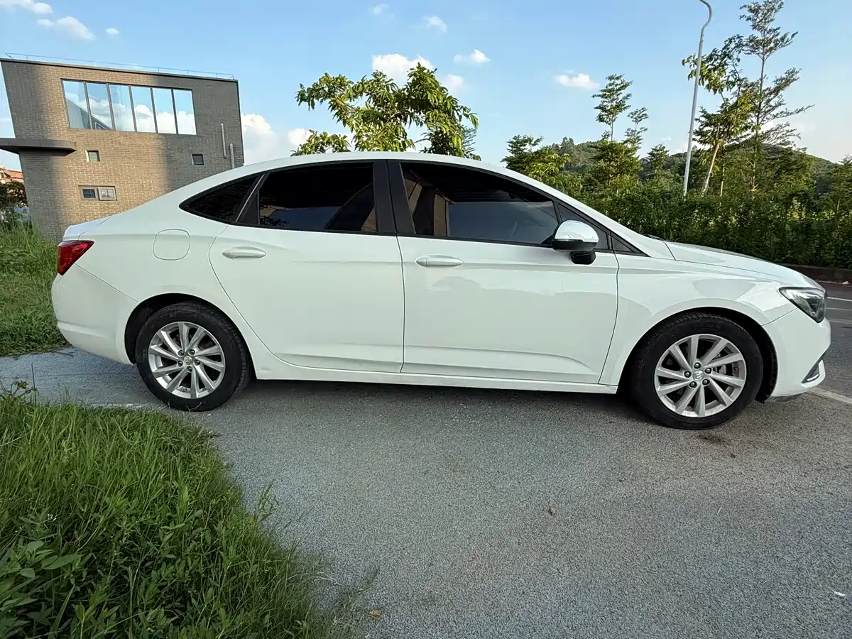 Buick Verano 2018 Sedan 15S Automatic Progressive фото 8