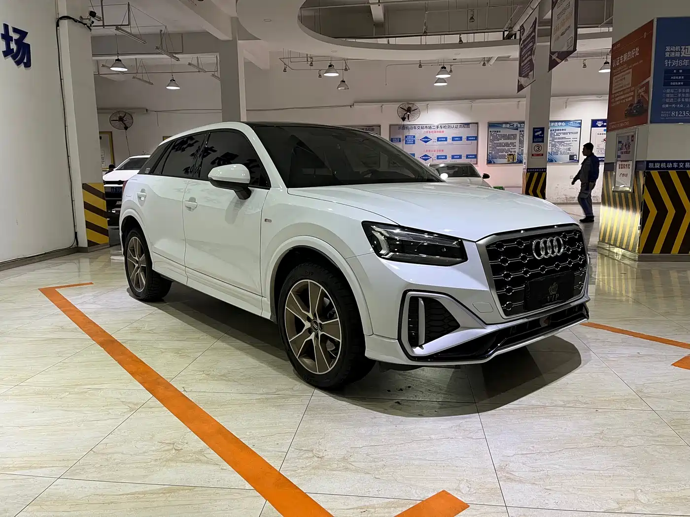 AUDI Q2L