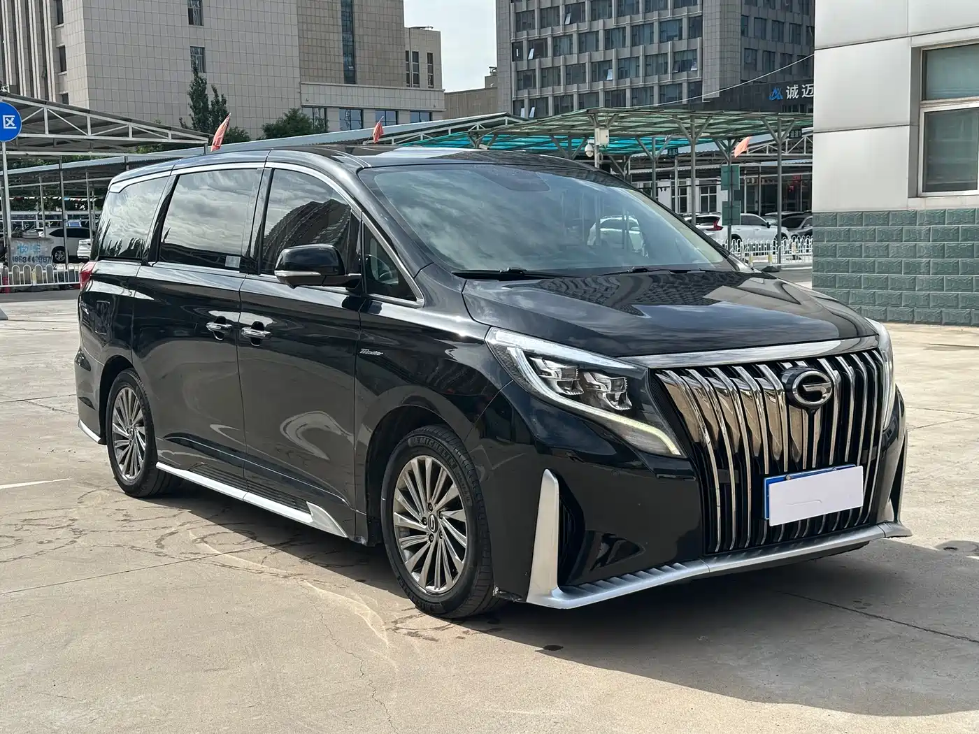 GAC Trumpchi Trumpchi M8 2021 Leading Show Series 390T Ultimate Edition фото 3