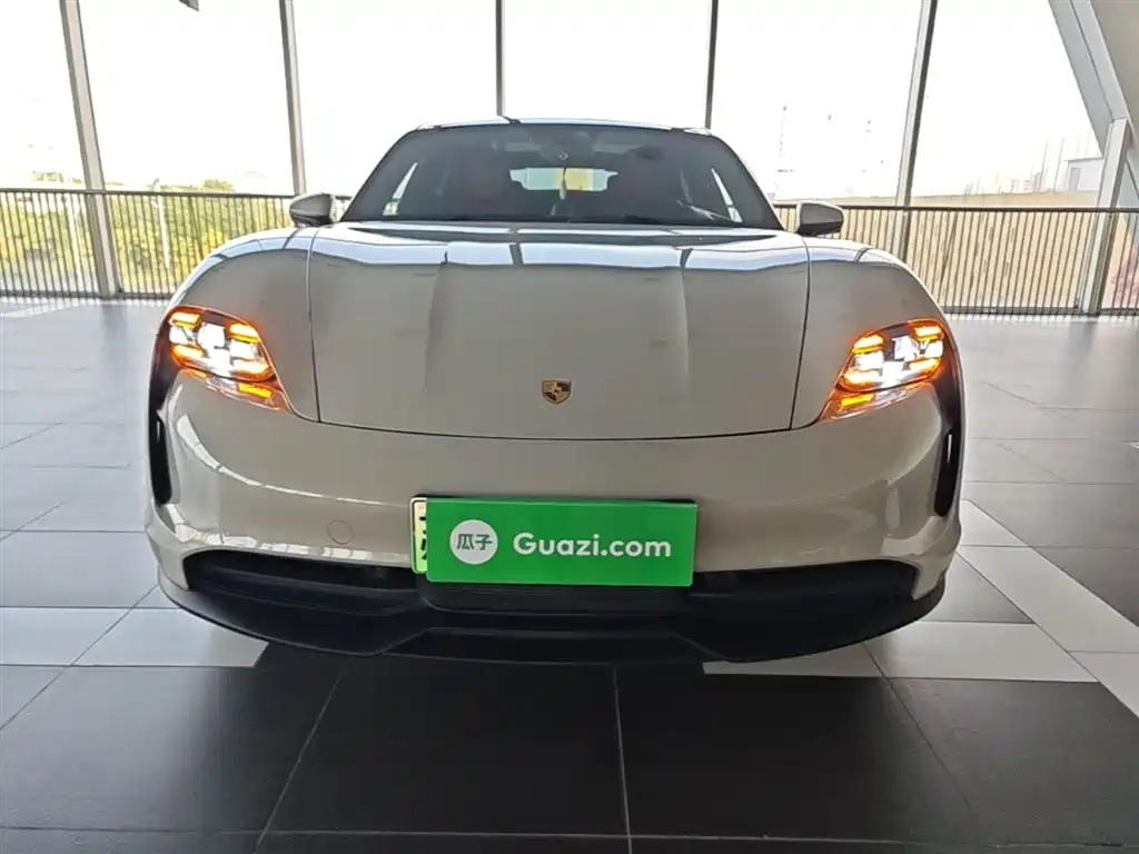 Porsche Taycan 2020 Taycan фото 3