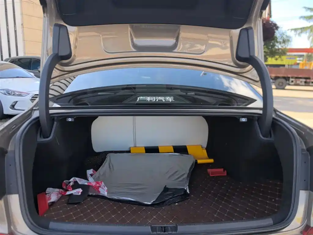 Volkswagen Passat 2017 330TSI DSG Prestige фото 19