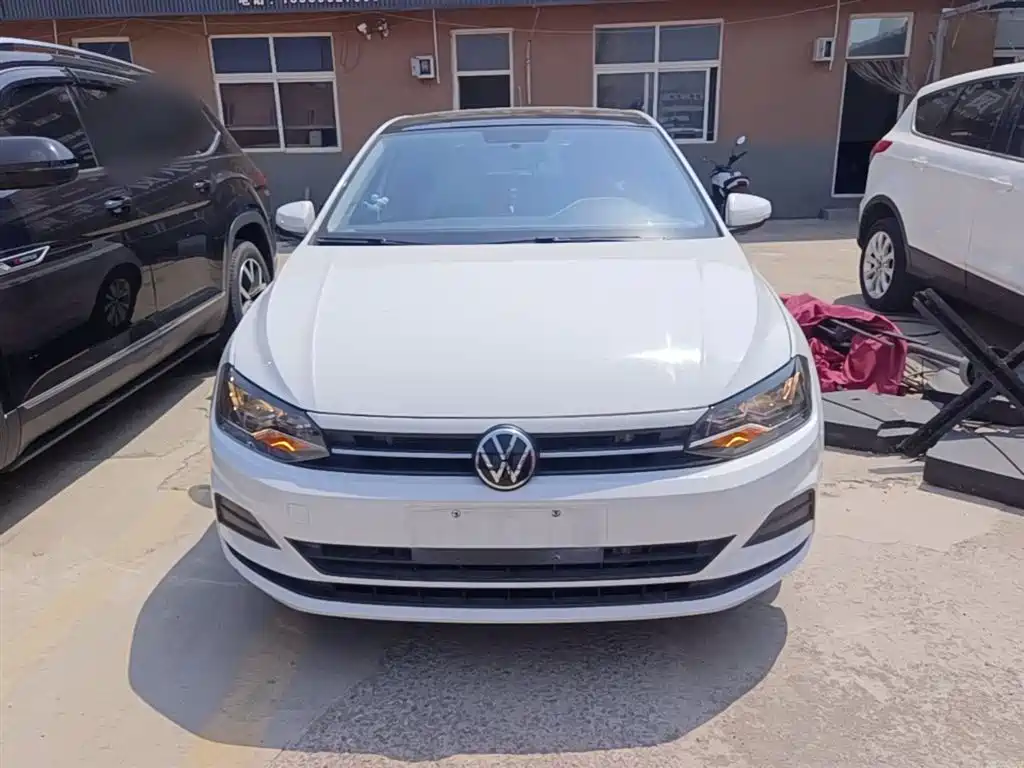 Volkswagen Polo 2021 Plus 1.5L Automatic Colorful Tech Edition фото 3