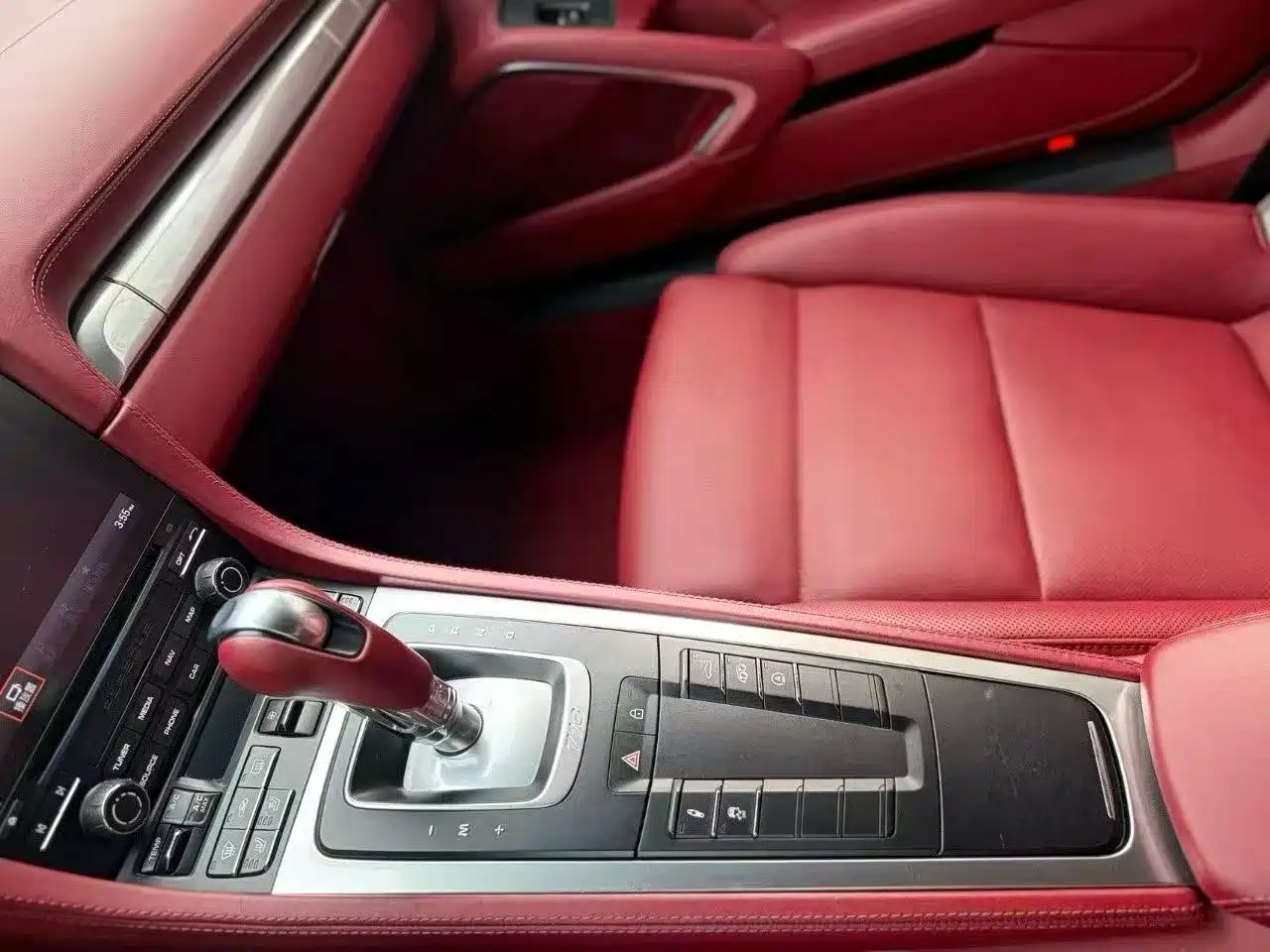Porsche 718 2018 Cayman 2.0T фото 5