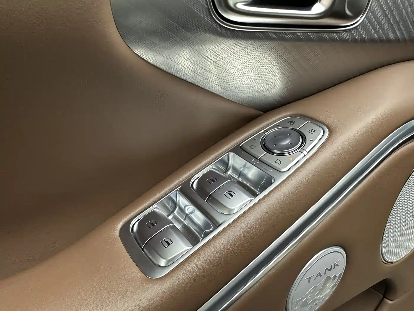 TANK TANK 700 NEW ENERGY