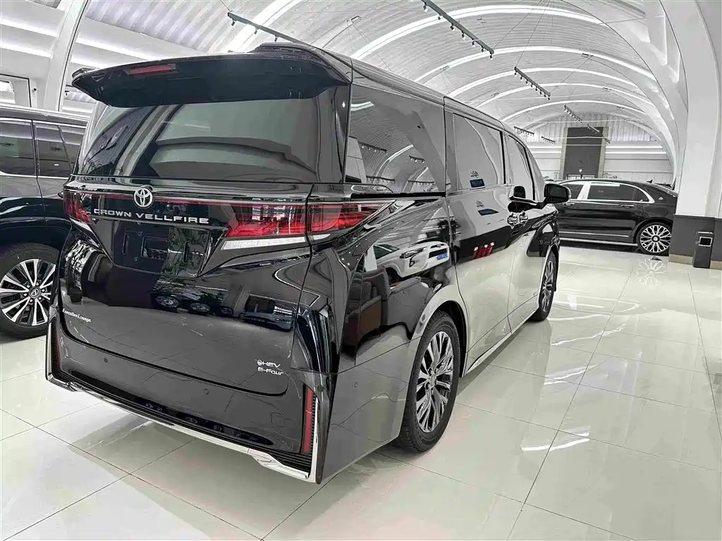 Toyota Vellfire 2026 2025 Crown Hybrid 2.5L Ink Gold Executive Edition