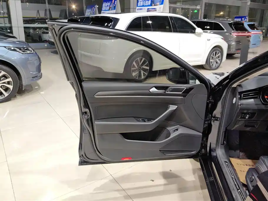 Volkswagen Magotan 2020 330TSI DSG Leading фото 7