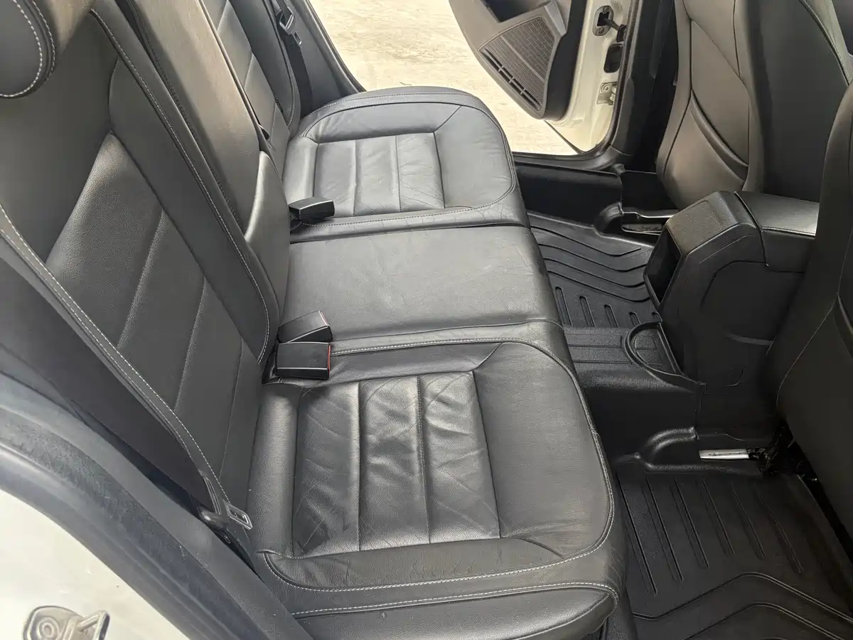 Volkswagen Lavida 2015 1.6L Automatic Luxury Edition фото 12