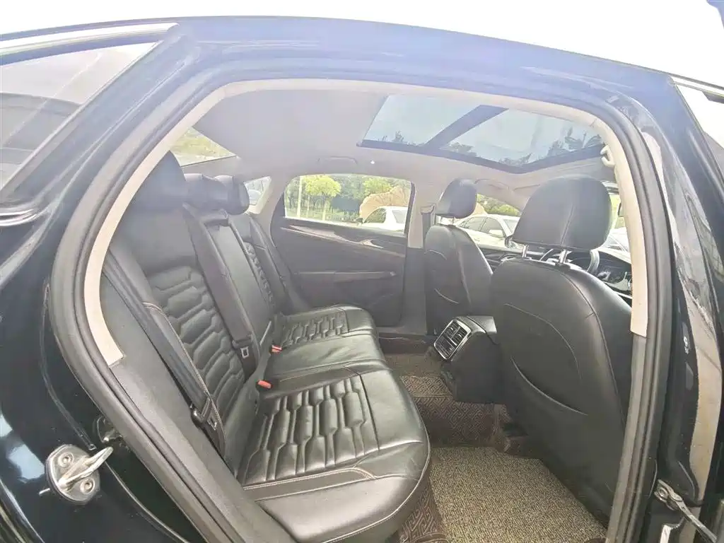 Volkswagen Passat 2019 330TSI Elite Version China VI фото 4