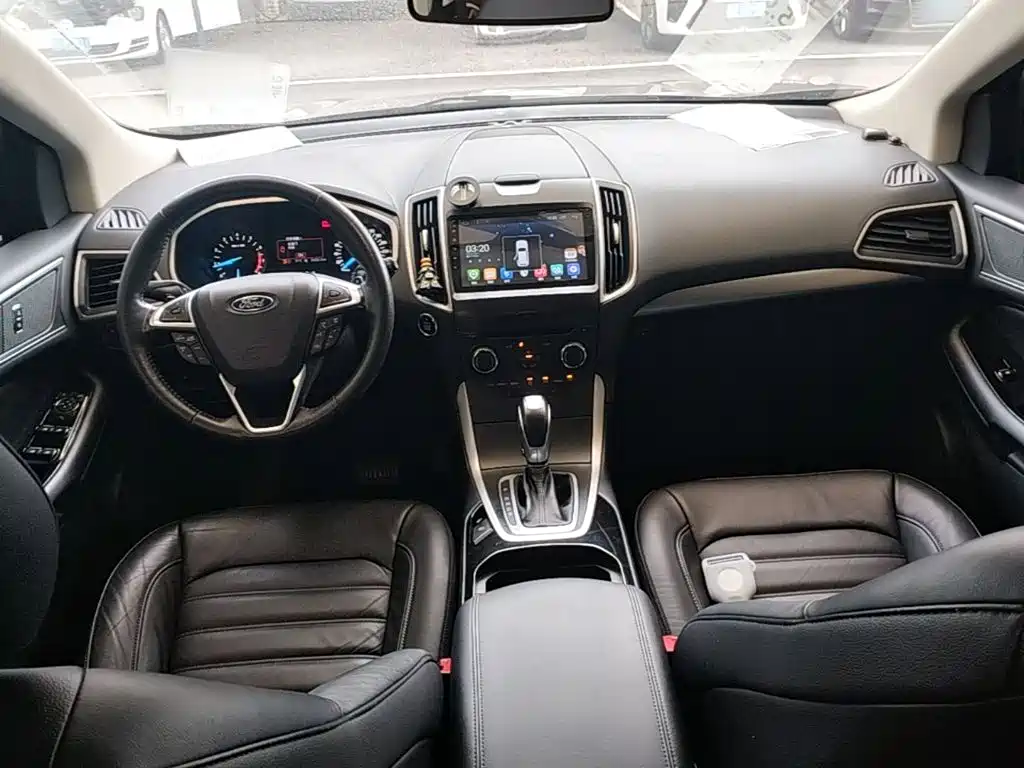 Фото 10 - Ford Edge