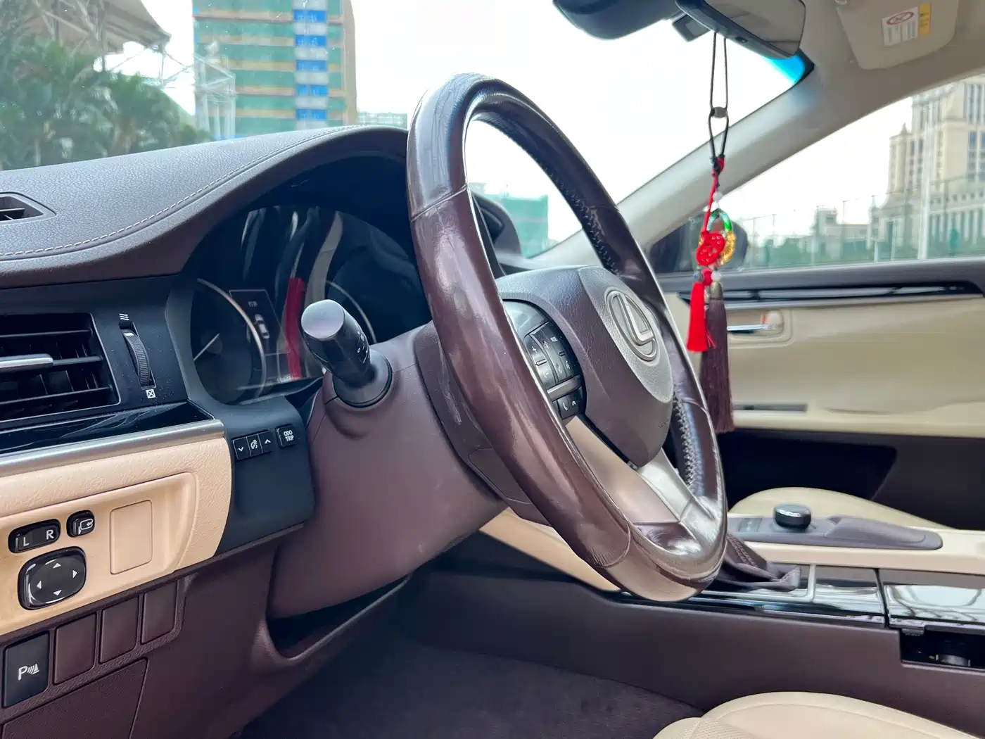 Lexus ES 2015 200 Comfort Edition фото 11