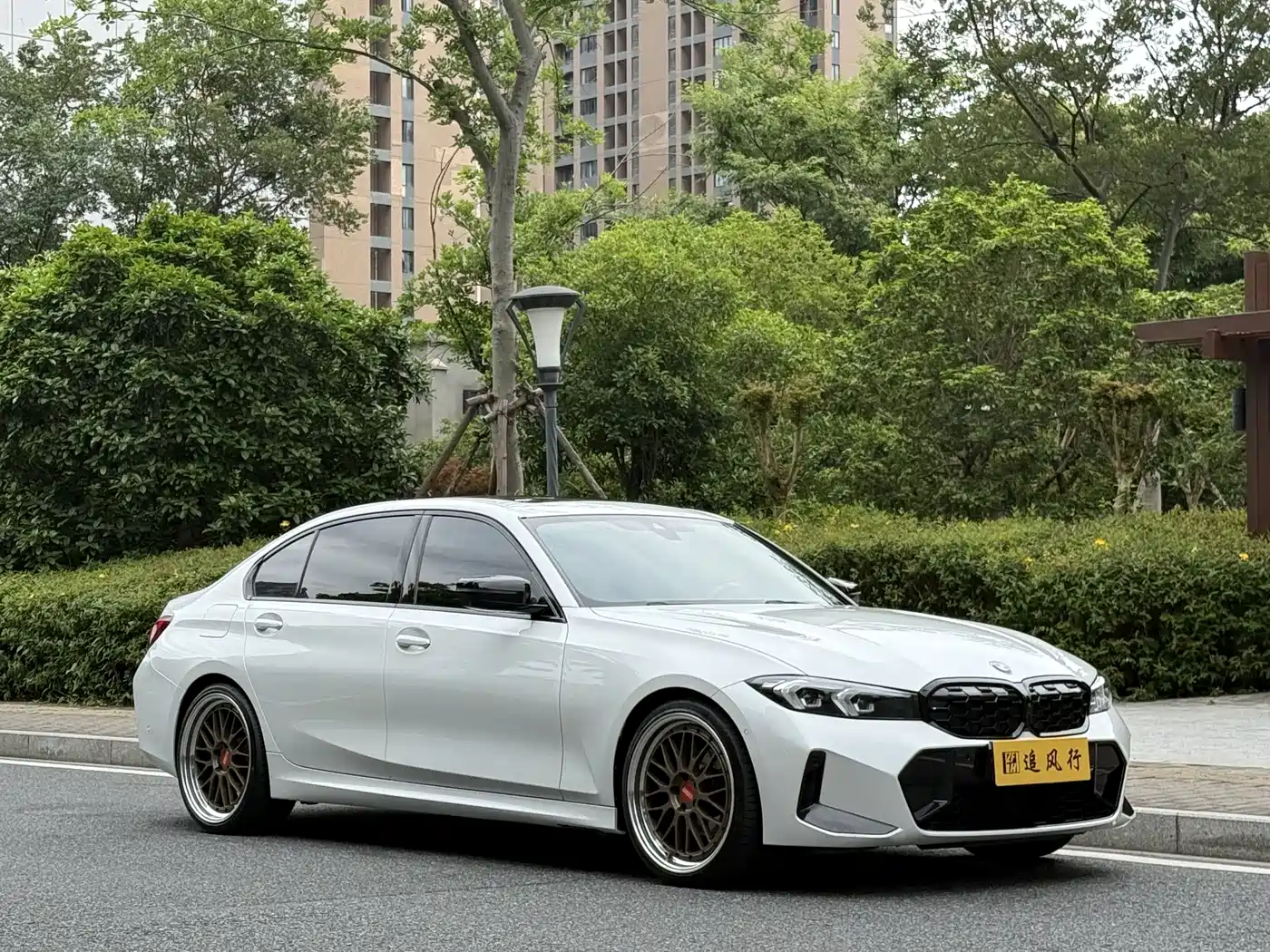 BMW 3 Series 2024 325Li M Sport Shadowline Package фото 3