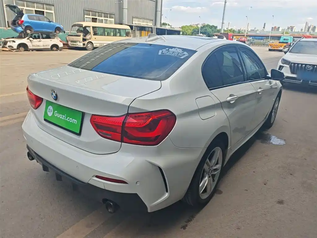 BMW 1-SERIES