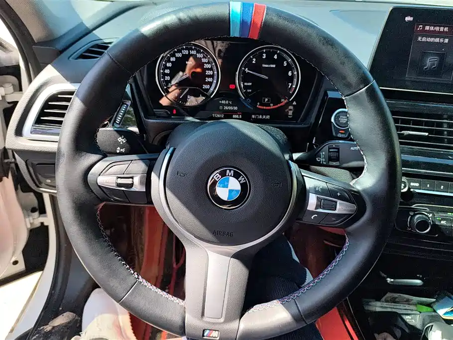 BMW 1 Series 2021 125i M Sport Black Night Edition фото 15