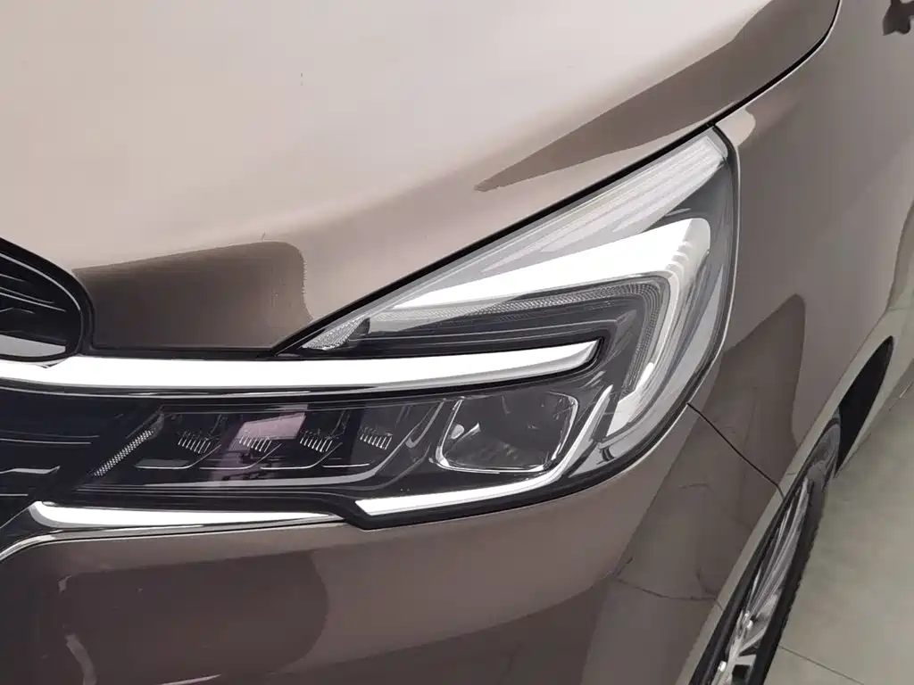 Photo 7 - Buick GL8