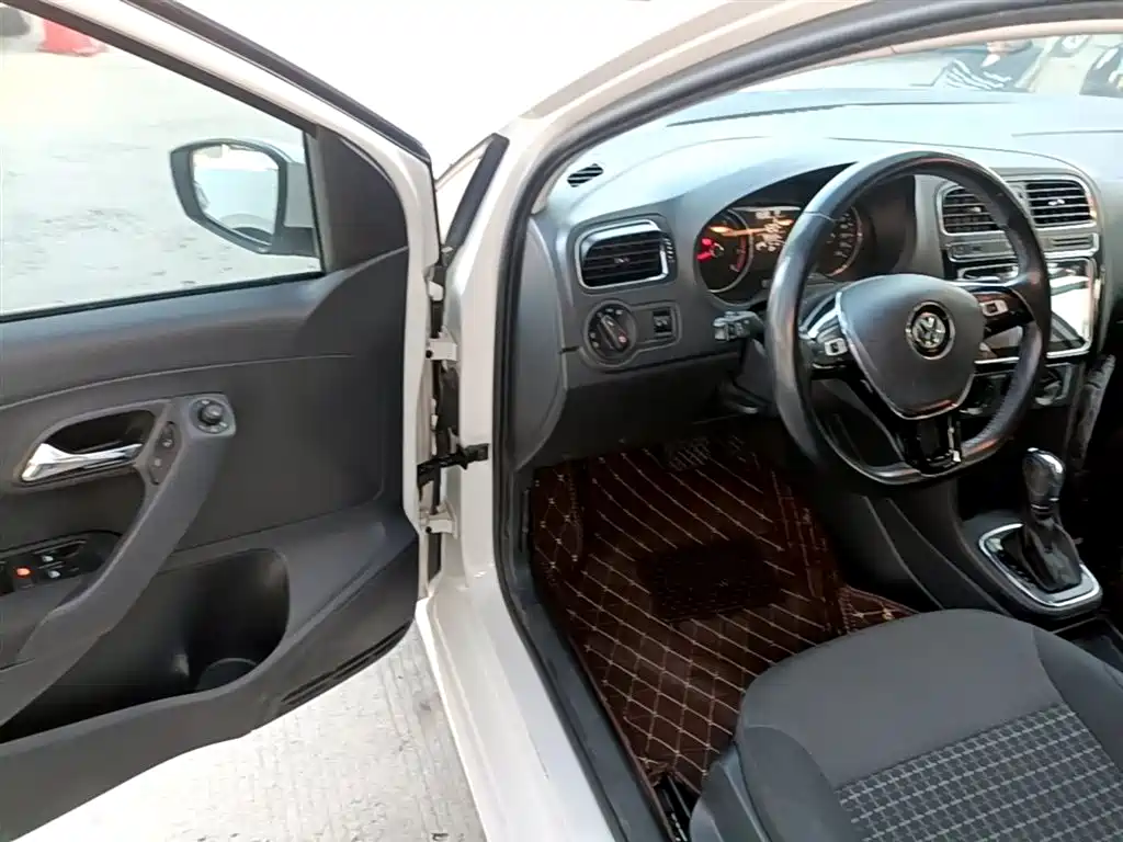 Volkswagen Polo 2018 1.5L Auto Comfort фото 16