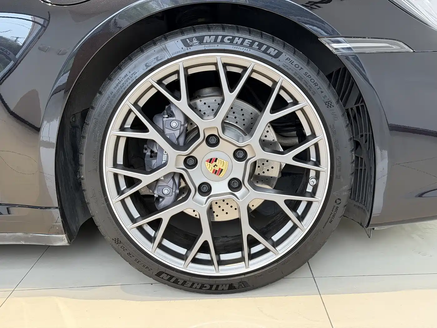 PORSCHE 911