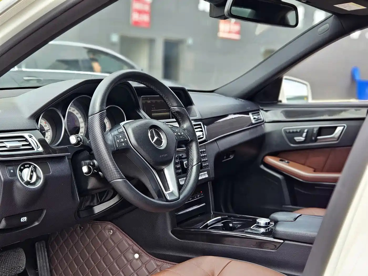 Mercedes-Benz E-Class 2015 E 260 L Sport Luxury фото 11