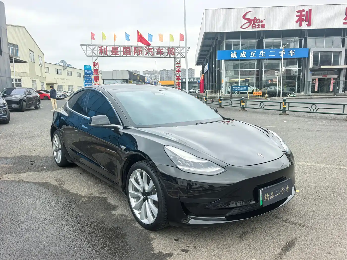 TESLA MODEL 3