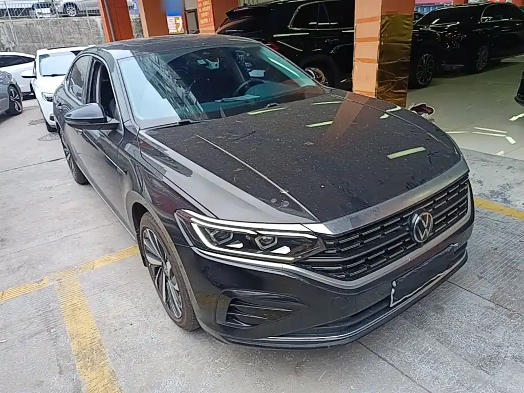 Volkswagen Passat 2024 380TSI Luxury фото 4