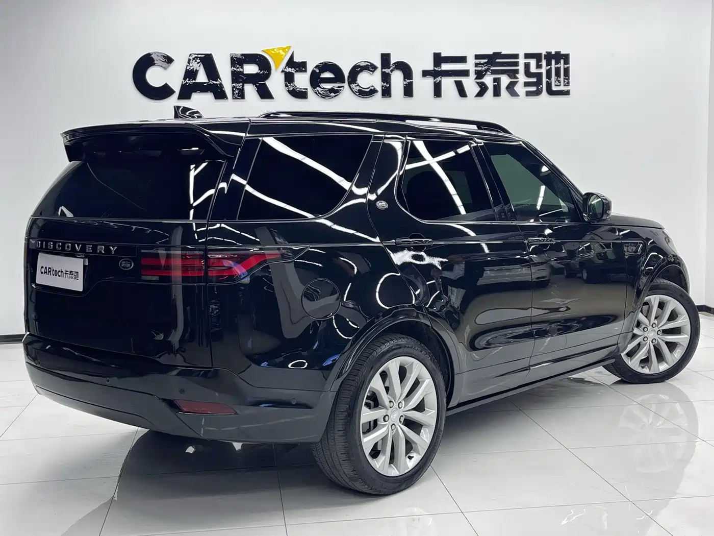 Land Rover Discovery 2024 Model 360PS S фото 3