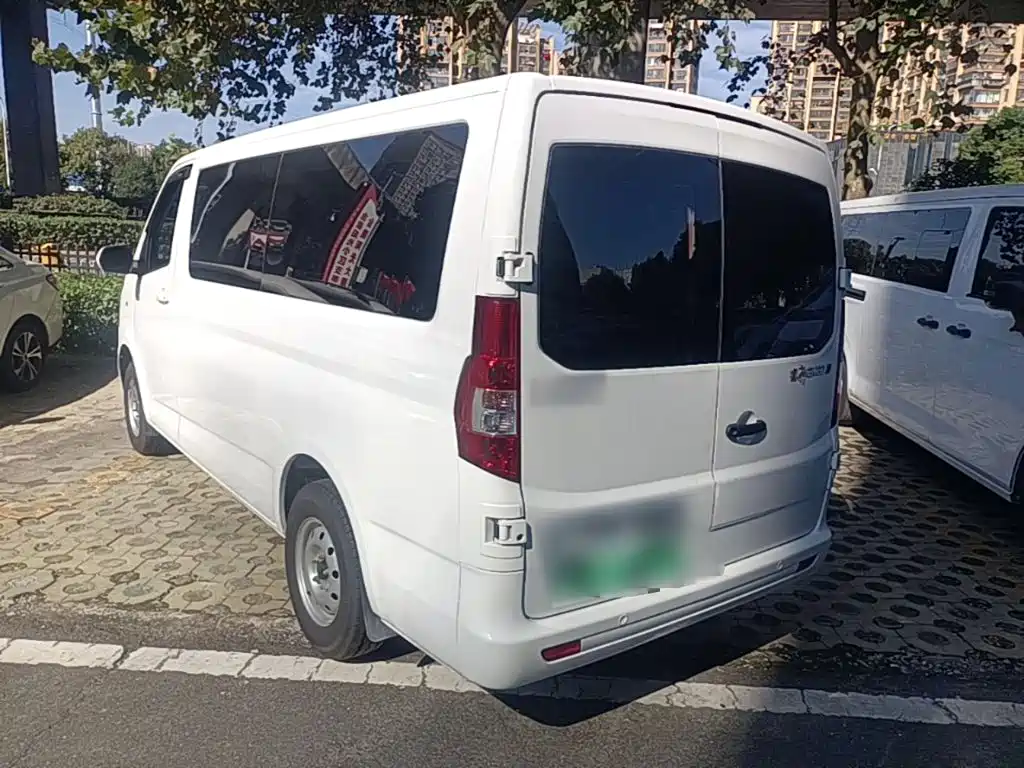Changan Kaicheng Changan Ruixing EM80 2025 2025 Passenger Version Comfort 6-seater 300km Dual Swing Doors
