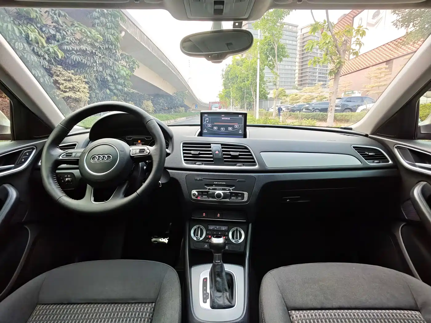 Audi Q3 2015 30 TFSI Progressive фото 9