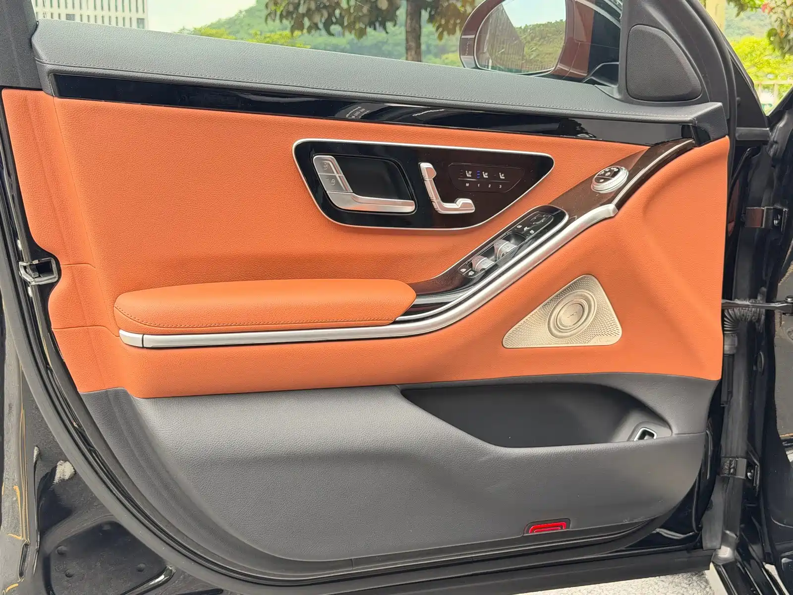 Фото 9 - Mercedes-Benz S-Class