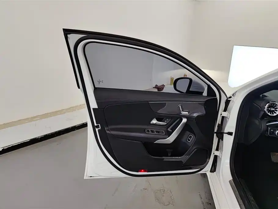 Mercedes-Benz A-Class 2022 Facelift III A 200 L Sport Sedan Fashion фото 7