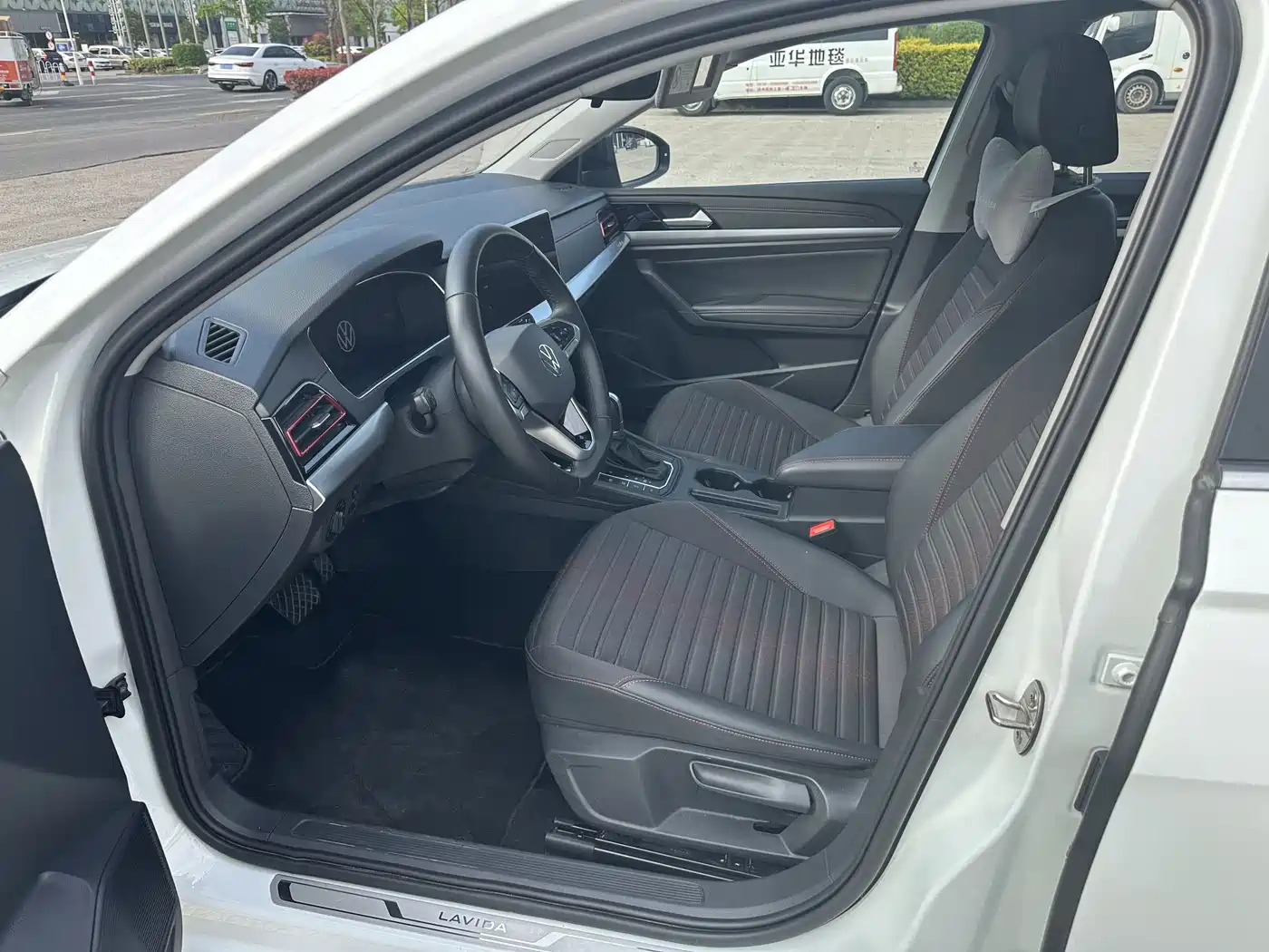Volkswagen Lavida 2023 280TSI DSG Starlight Comfort Edition фото 9