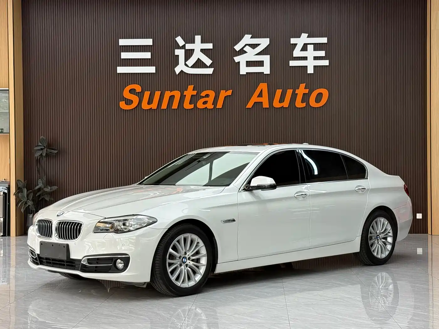 BMW 5 Series 2017 525Li Luxury Design Package