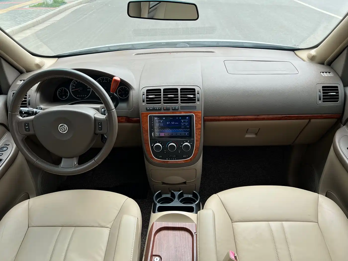 Buick GL8 2011 2.4L LT Executive Edition фото 14