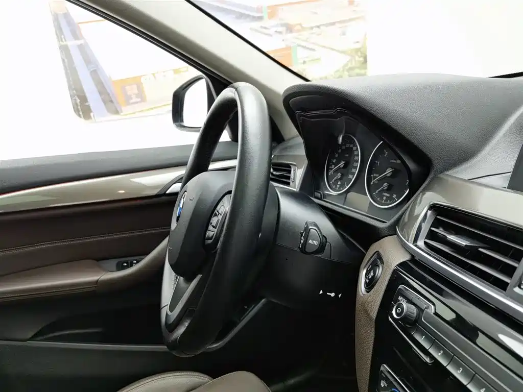 BMW X1 2018 sDrive18Li Premium Model фото 22