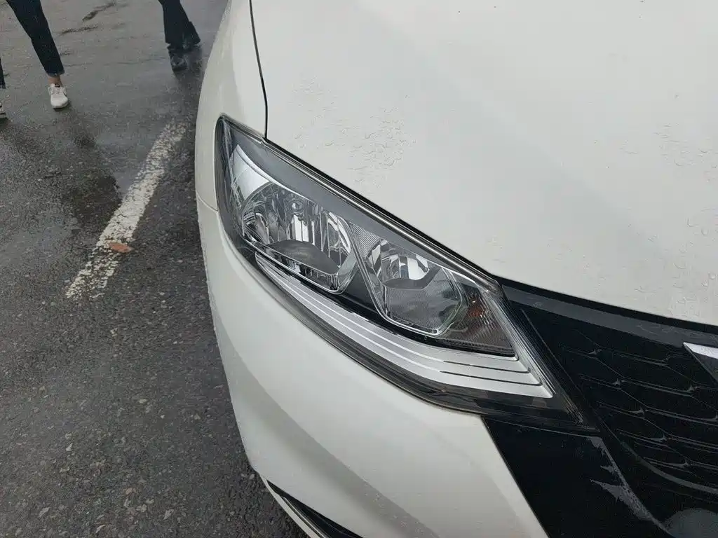 Nissan Tiida, миниатюра 7