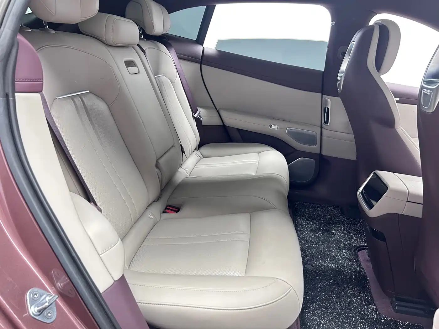 Xiaomi Auto Xiaomi YU7 2025 Extended Range RWD Edition фото 12