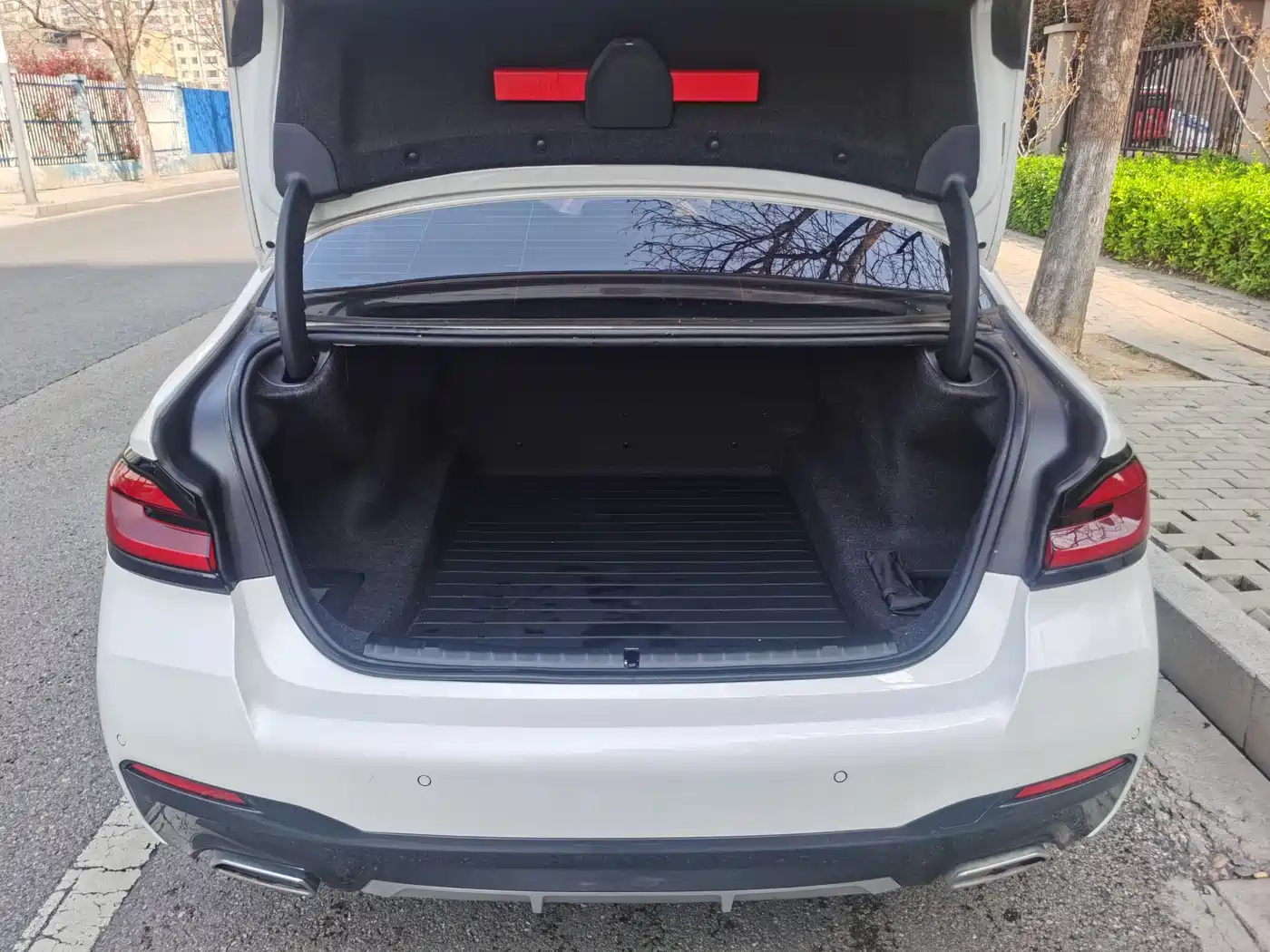 BMW 5 Series 2023 Facelift 530Li Leading M Sport Package фото 11