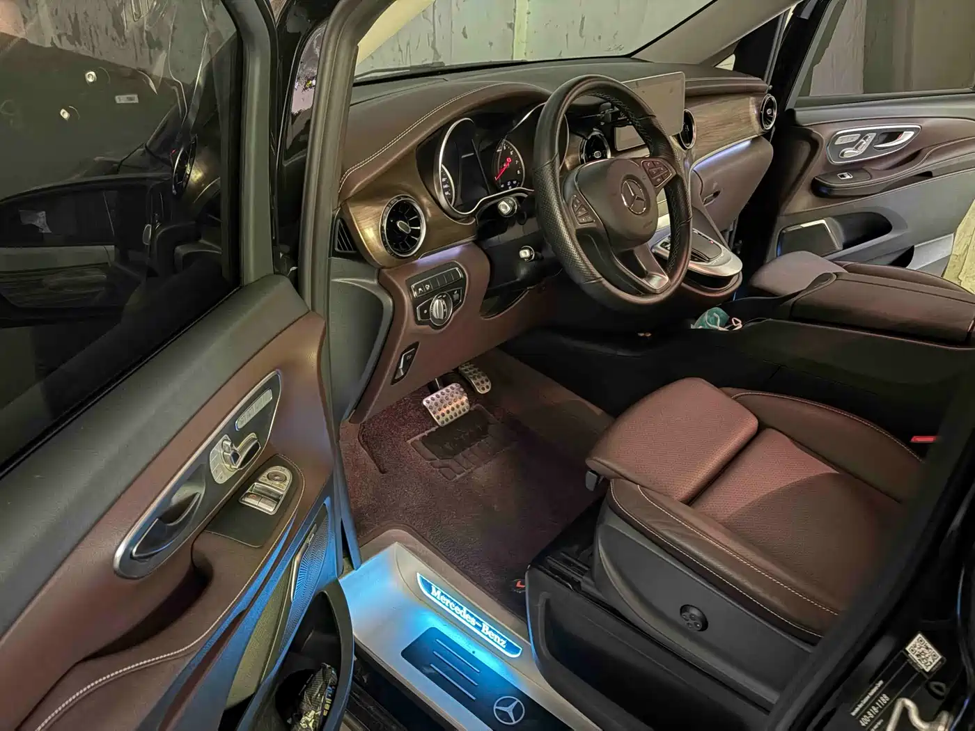 Mercedes-Benz V-Class 2022 V 260 L Long Wheelbase Prestige Edition фото 9