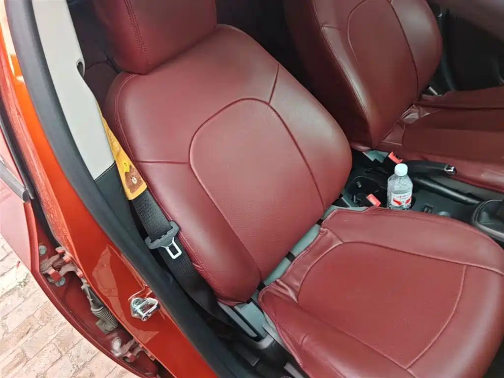 Chevrolet Aveo 2014 Hatchback 1.4SL MT Comfort Edition фото 25