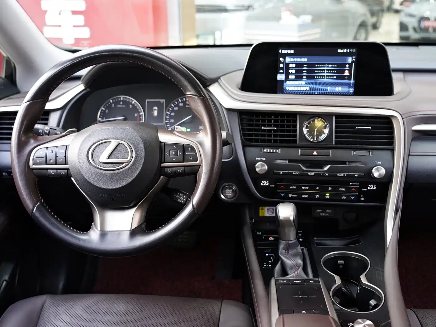Lexus RX 2020 Facelift 300 2WD Comfort Edition фото 8