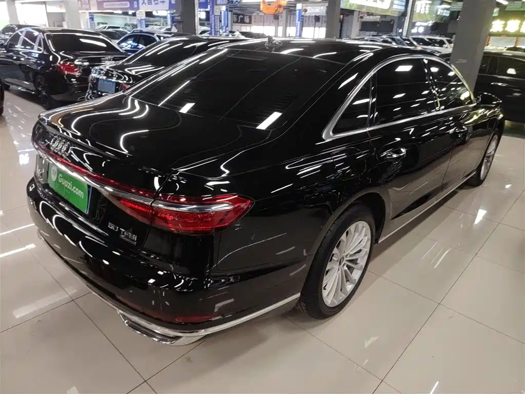 AUDI A8