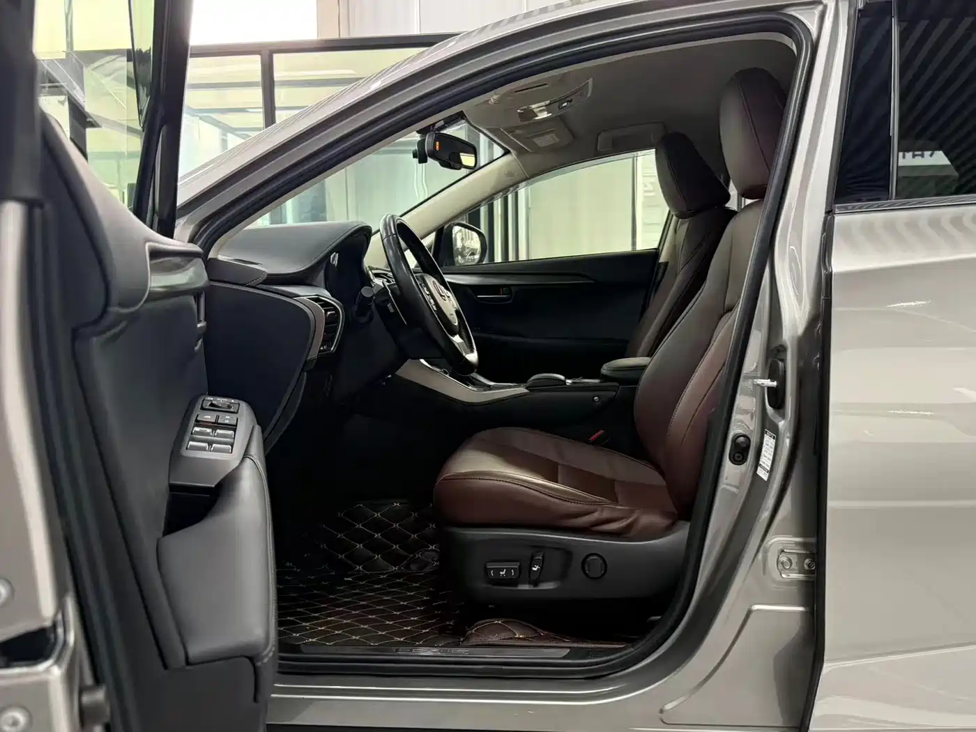 Lexus NX 2020 200 FWD Sharp Edition China VI фото 5