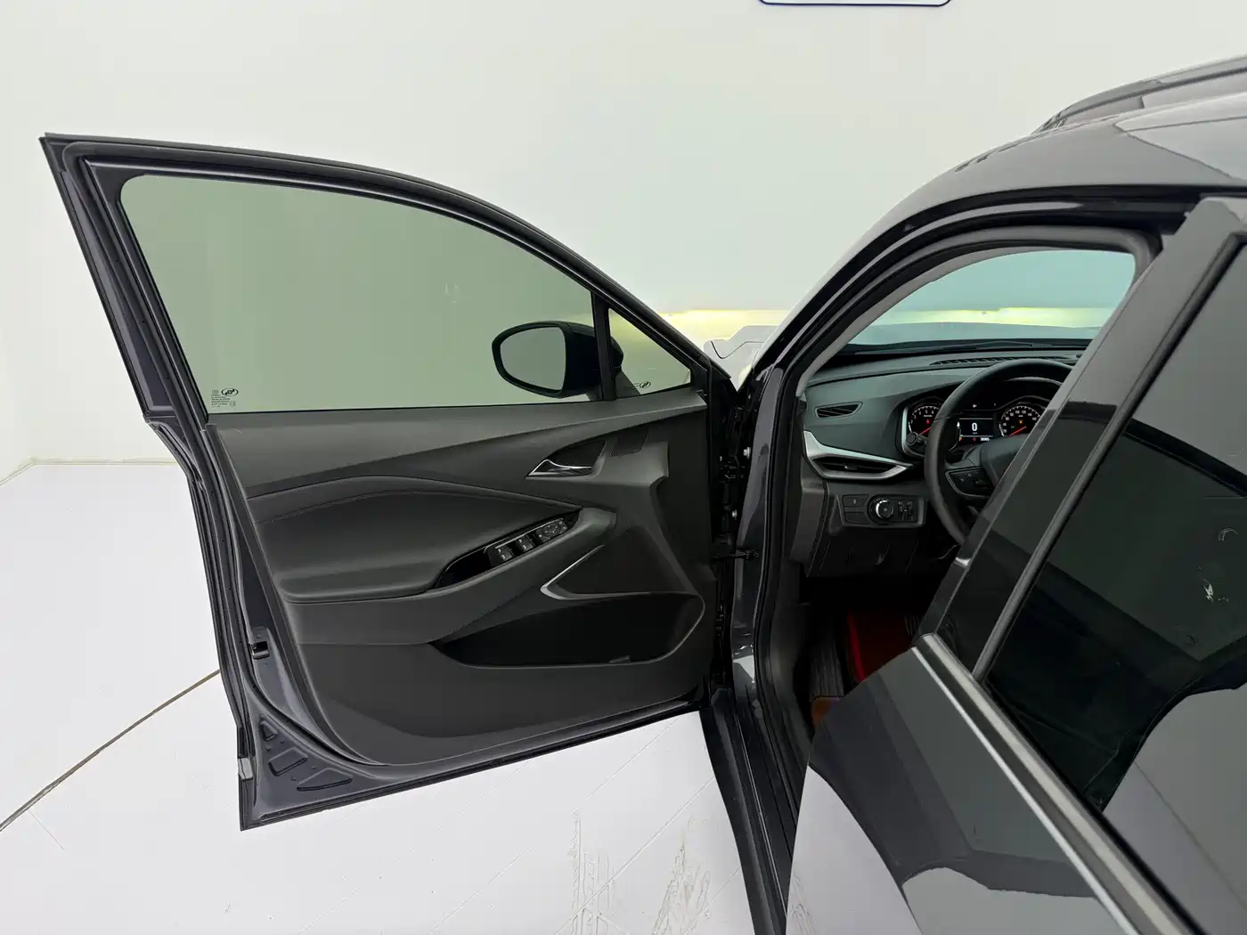 Chevrolet Volando 2023 2020 Mild Hybrid Redline 530T Automatic Premium Edition (5+2 seater)