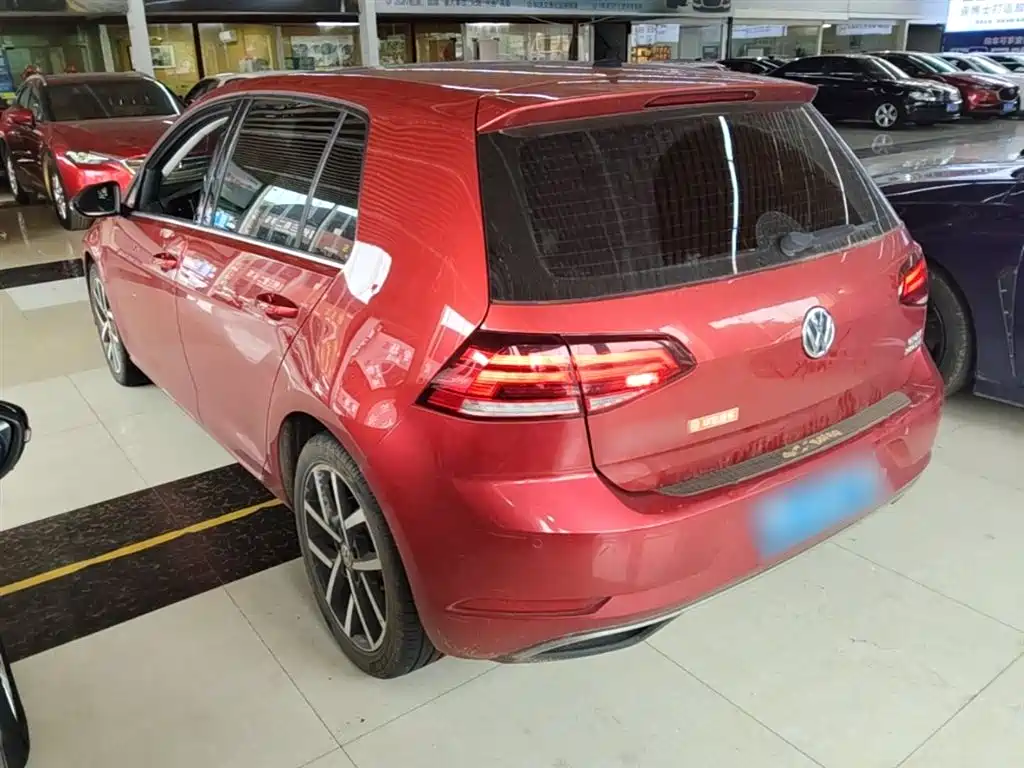 Volkswagen Golf 2020 Beloved Edition 280TSI DSG Comfort фото 5