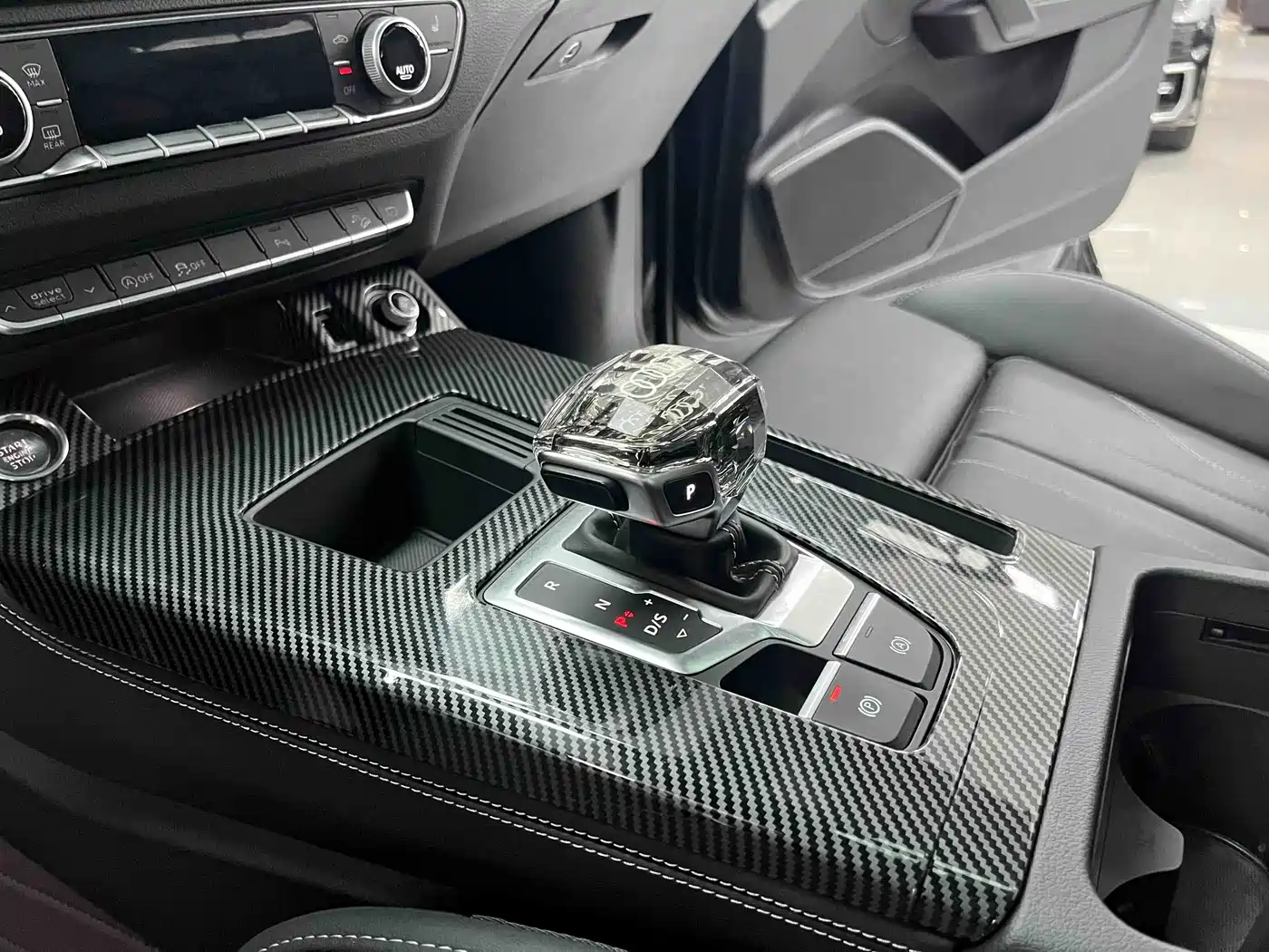 Audi Q5L 2023 40T Luxury Dynamic фото 24